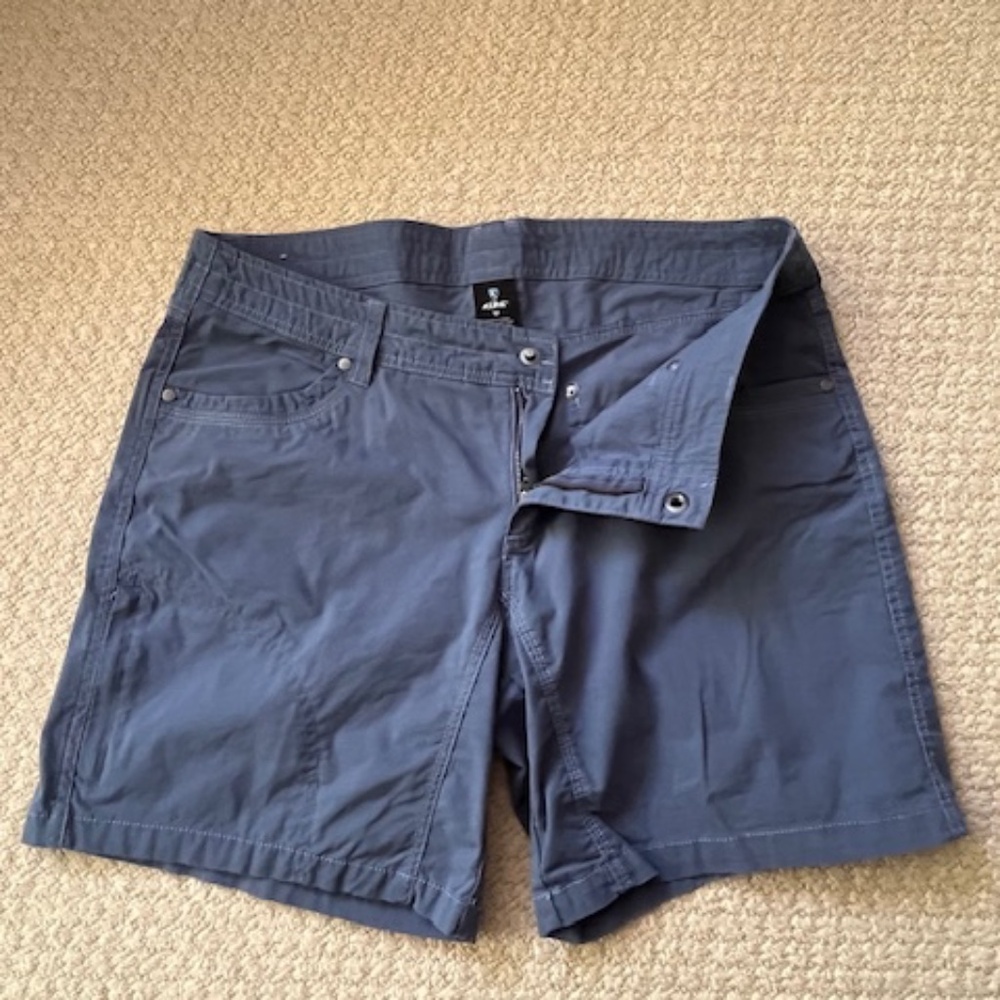 Kuhl, dusty blue, lightweight, women's hiking short, Size 12